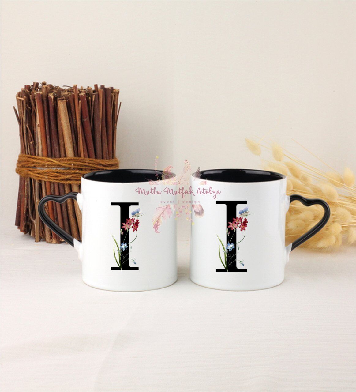 I Harfi Çiçek Desenli İkili Siyah Kalpli Kupa Bardak