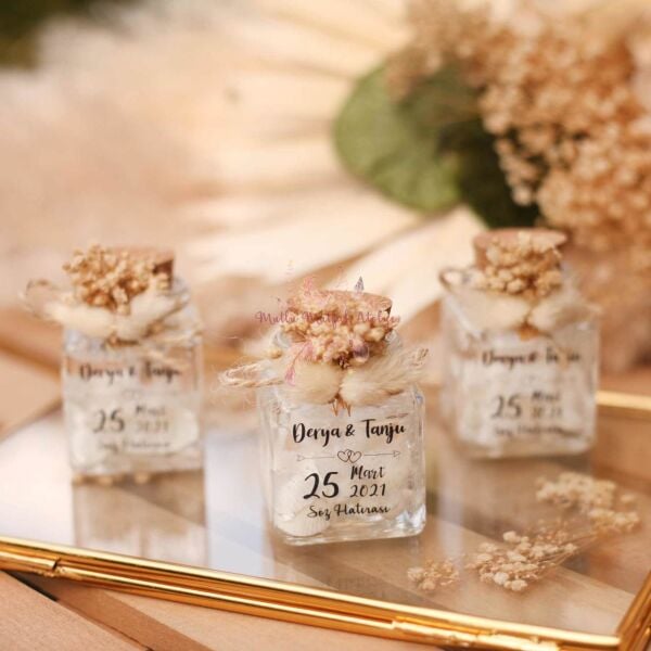 Hediyelik Deniz Kabuklu Kare Şişeli Jel Mum