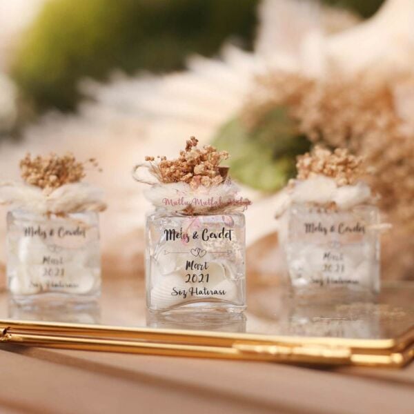 Hediyelik Deniz Kabuklu Kare Şişeli Jel Mum