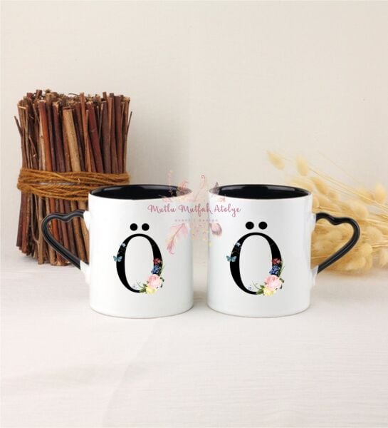 Ö Harfi Çiçek Desenli İkili Siyah Kalpli Kupa Bardak