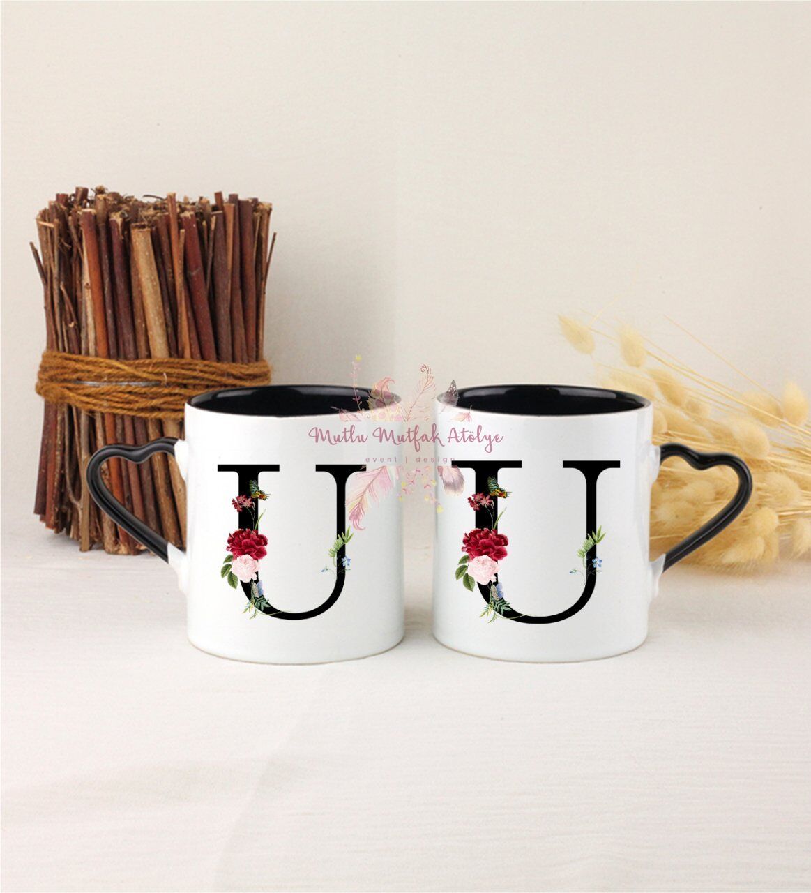 U Harfi Çiçek Desenli İkili Siyah Kalpli Kupa Bardak
