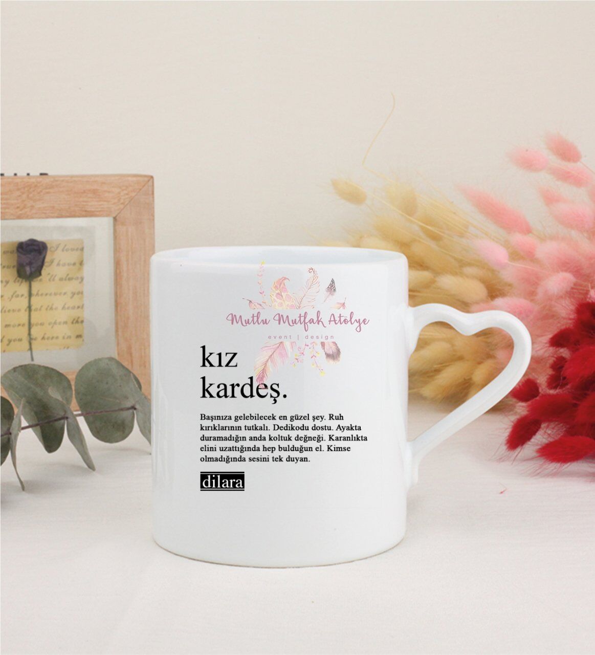 Kişiye Özel Kız Kardeş Fotoğraflı Beyaz Kalpli Kupa Bardak