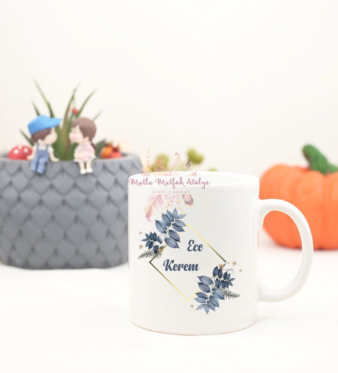 Kişiye Özel İsimli Çiçek Motifli Kupa Bardak